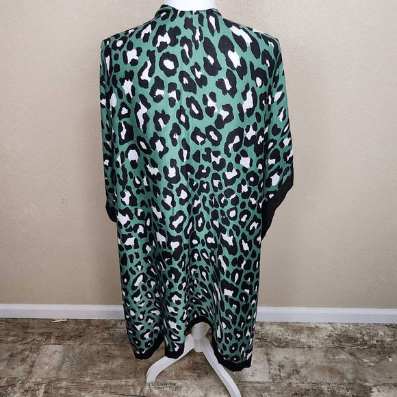 STYLINE Green and Black Animal Print Wrap NWT One Size (4525) - Picture 2 of 5